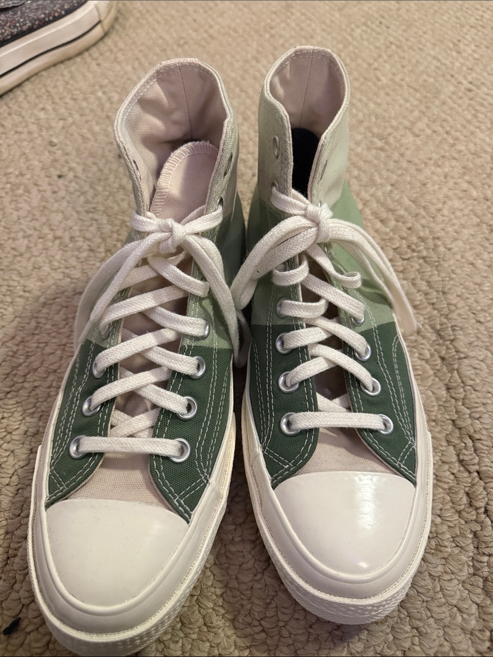 Converse High Top Two-Tone Green and Cream Sneakers - NEVER WORN - Picture 2 of 2